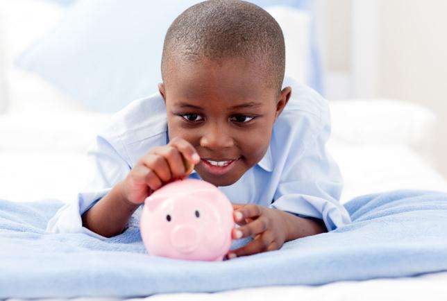 criança - cofrinho - poupança - investimento