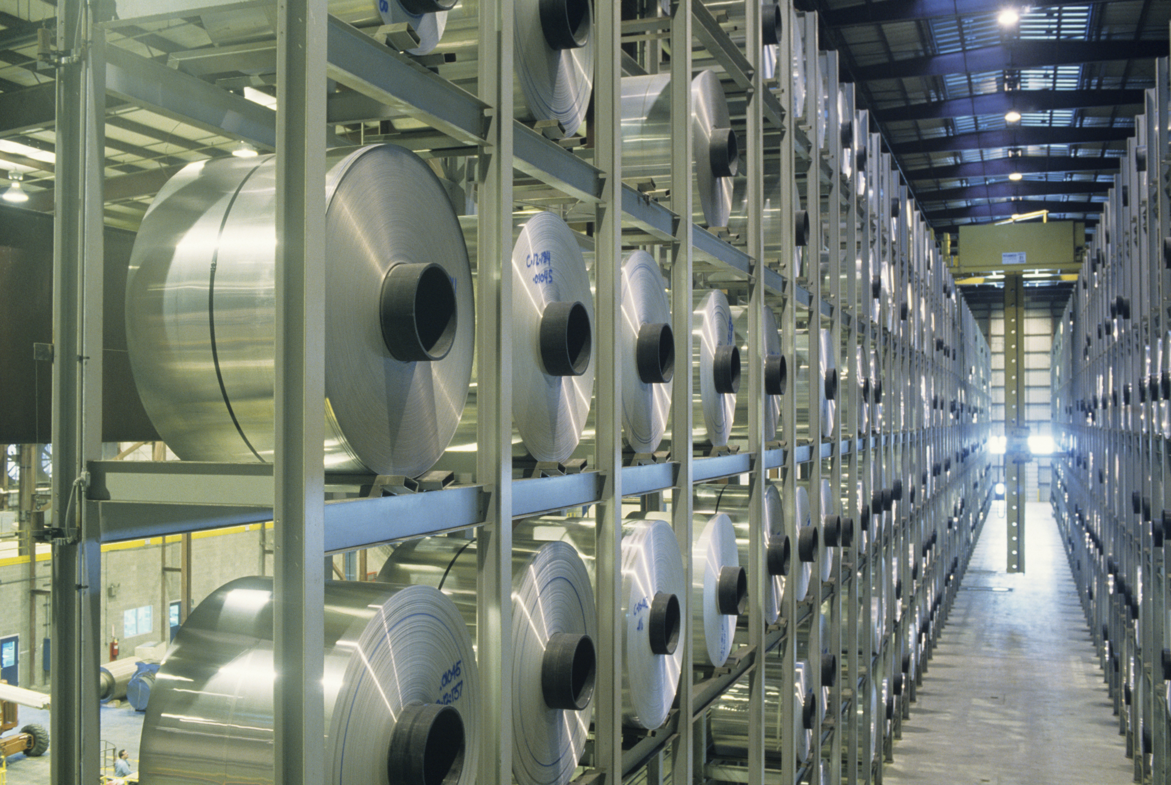 Robotic storage unit in Aluminium plant