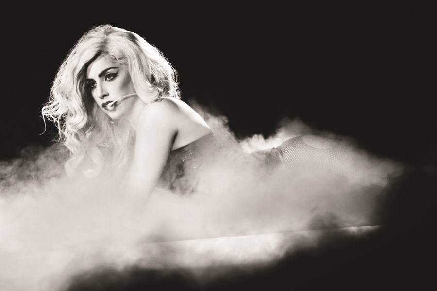 Lady Gaga, em material promocional da turnê "Born This Way", que passou pelo Brasil (Foto: Divulgação)