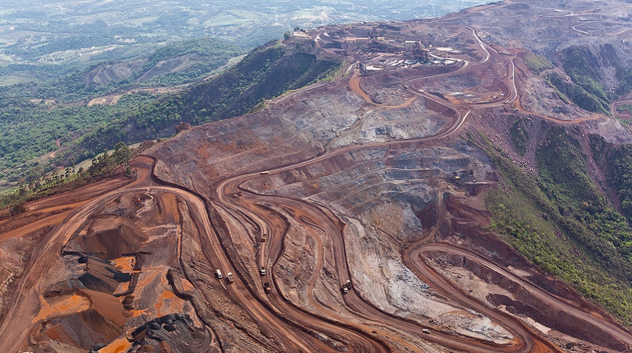 Igarape, 05 de novembro de 2011Imagens aereas das minas de minerio de ferro Tico Tico e Ipe, da empresa MMX, no complexo Serra Azul.Foto: Bruno Magalhaes / Nitro