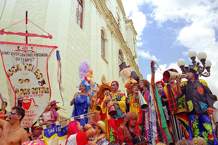 SÃO LUIZ DO PARAITINGA - VALE DO PARAÍBA (SP) -  FESTIVAL DE MARCHINHAS E CARNAVAL .
NA FOTO: FOLIÕES DURANTE O DESFILE DO BLOCO JUCA TELES, UM DOS MAIS TRADICIONAIS DO CARNAVAL LUIZENSE.
FOTO: LUCIANO COCA/CHROMAFOTOS