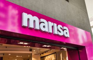 Fachada de uma loja das Lojas Marisa