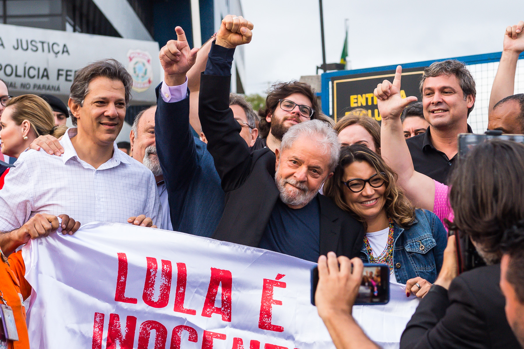 (JASON SILVA/AGIF/ESTADÃO CONTEÚDO) Lula deixa prisão em Curitiba