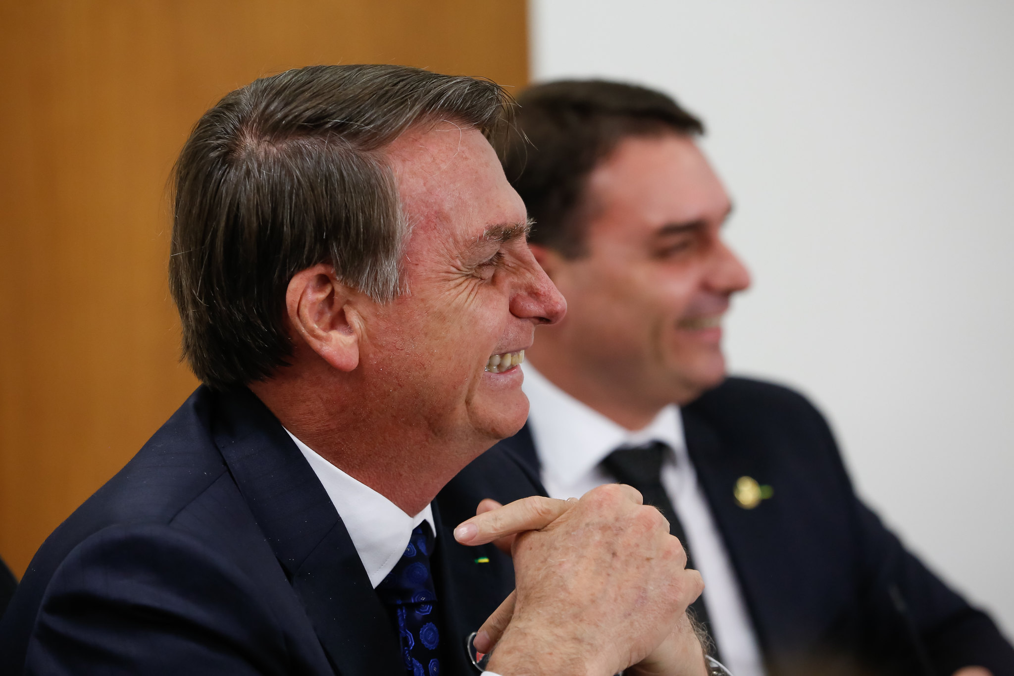 O presidente Jair Bolsonaro e o filho, senador Flávio Bolsonaro (Foto: Carolina Antunes/PR)