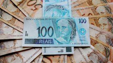 Notas de 100 e 50 reais