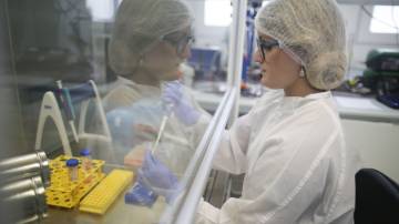 RIO DE JANEIRO, BRAZIL - APRIL 01: Rio de Janeiro Federal University (UFRJ) Researcher Renata Magalhaes works on a development of coronavirus (COVID -19) testing program at the Cell Culture Engineering Laboratory (LECC), on April 01, 2020 in Rio de Janeiro, Brazil. The goal of the research is to isolate the coronavirus S- Protein and produce a new line of diagnostic tests to be used at hospitals and health clinics. According to the Ministry of health, as of today, Brazil has 6,836 confirmed cases infected with coronavirus (COVID-19) an at least 241 recorded fatalities. (Photo by Andre Coelho/Getty Images)