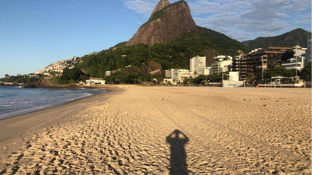 Praia do Rio de Janeiro vazia (Foto: PMERJ)