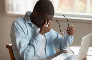 home office problema com os olhos