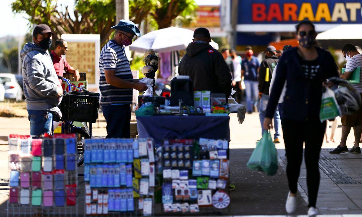 Comércio de rua no Brasil (Foto: Marcelo Camargo/Agência Brasil)
