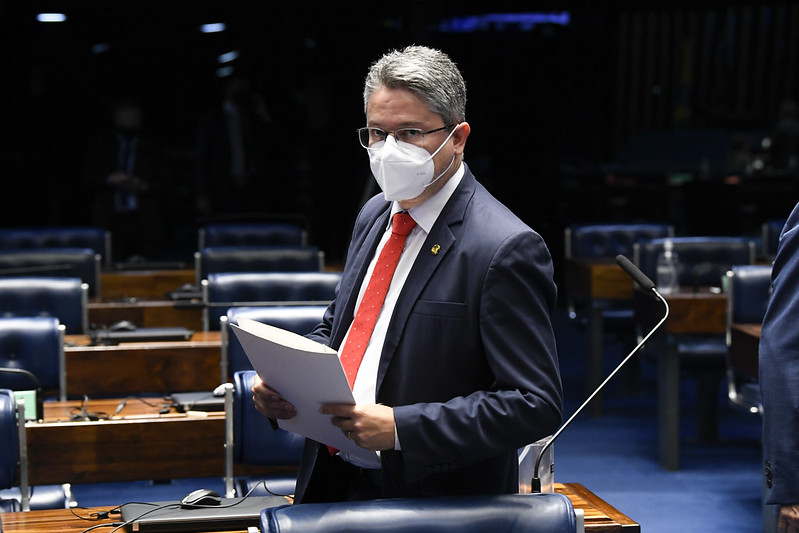 O senador Alessandro Vieira (Cidadania-SE) durante sessão no plenário (Foto: Jefferson Rudy/Agência Senado)