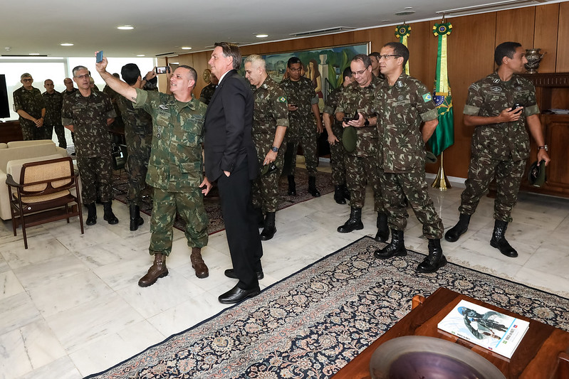 Encontro do presidente Jair Bolsonaro com Oficiais do curso de Política Estratégia e Alta Administração do Exército (Foto: Marcos Corrêa/PR)