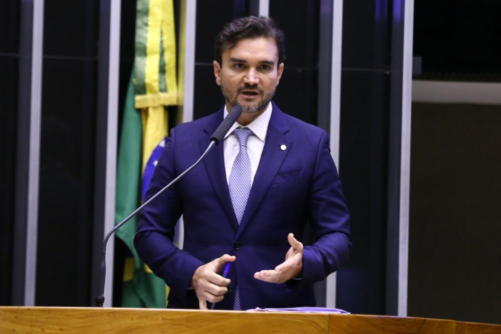 O deputado Celso Sabino (PSDB-PA) em discurso da tribuna do plenário (Foto: Najara Araújo/Câmara dos Deputados)