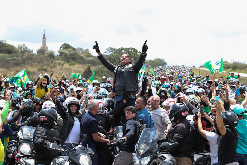 O presidente Jair Bolsonaro em motociata de Santa Cruz do Capibaribe para Caruaru (Foto: Marcos Corrêa/PR)