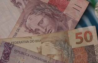 Dinheiro e moeda real