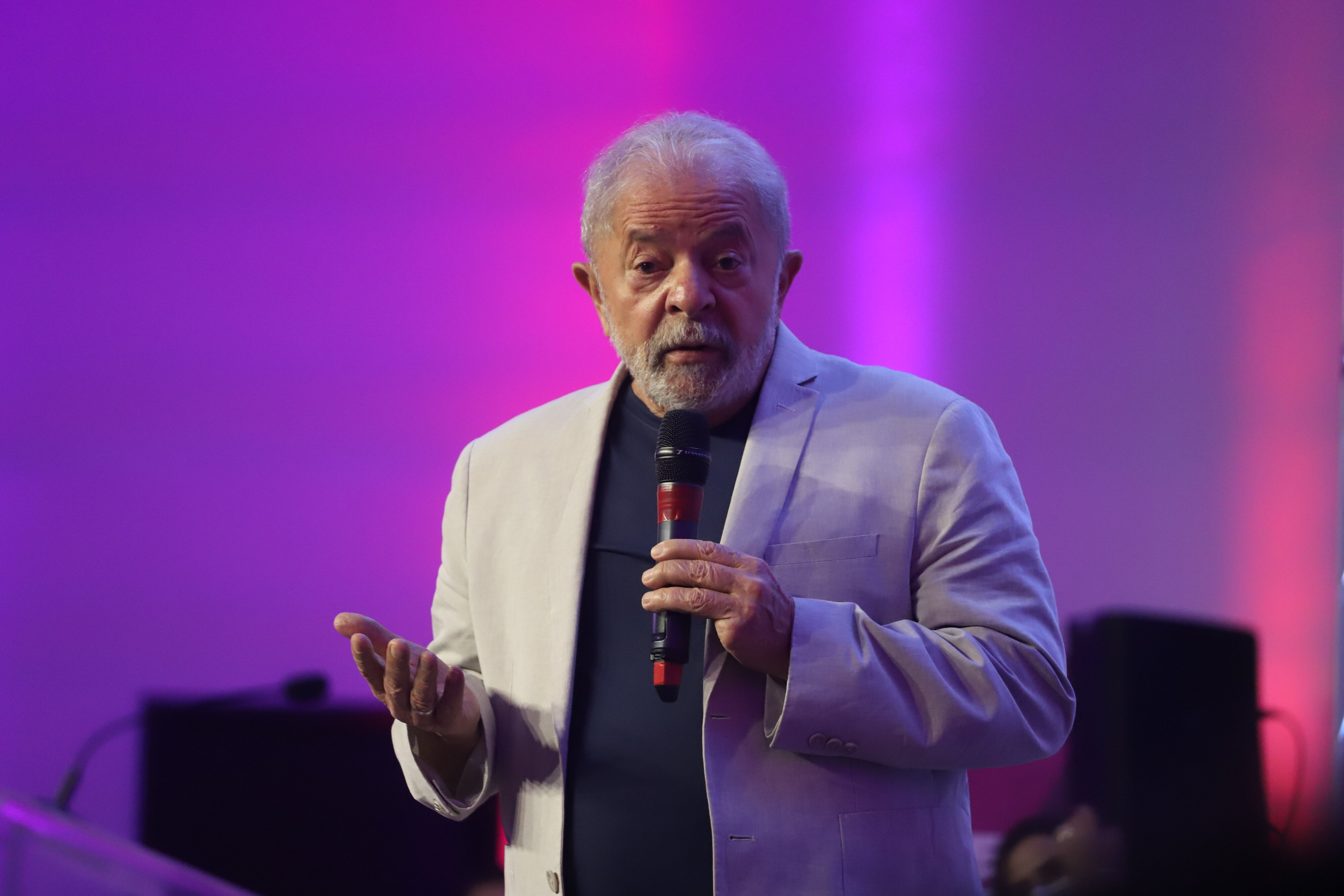 O ex-presidente Luiz Inácio Lula da Silva participa da reunião "Mulheres com Lula     para reconstruir o Brasil", no hotel Nobile Downtown, na região central de São Paulo, em 10 de março de 2022 (Foto: LECO VIANA/THENEWS2/ESTADÃO CONTEÚDO)
