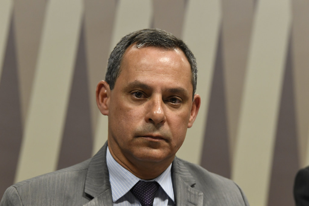 Retrato do novo presidente da Petrobras, Comissão de Meio Ambiente (CMA) realiza audiência pública interativa para instruir o PLS 454/2017, que pretende a vedação a comercialização e a circulação de automóveis movidos a combustíveis fósseis a partir de 2060. À mesa, diretor de Estudos do Petróleo, Gás e Biocombustíveis, José Mauro Ferreira Coelho