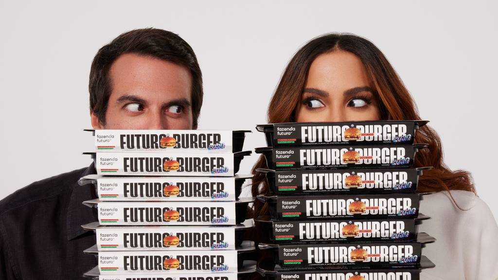 Marcos Leta e Anitta (Fazenda Futuro/Divulgação)