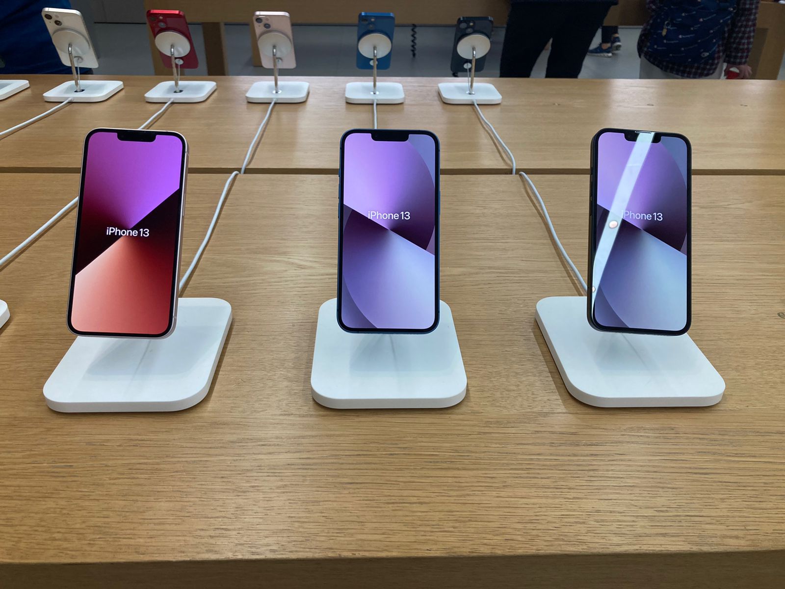 Apple continua a vender iPhones sem carregador após governo proibir comercialização; aparelhos são vendidos na loja da empresa no shopping Morumbi, em São Paulo (Foto: Lucas Sampaio/InfoMoney)