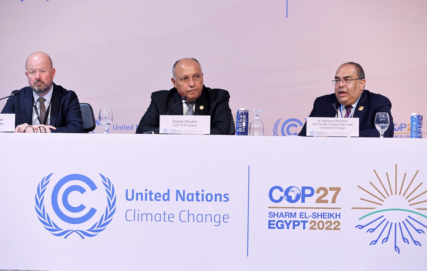 Autoridades da ONU e do governo egípcio em conferência na COP27, em Sharm el-Sheikh, no Egito. REUTERS/Mohamed Abd El Ghany