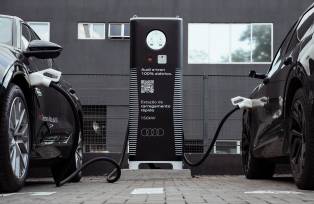Carregador de 150kW de carros elétricos da Audi, instalado em Curitiba