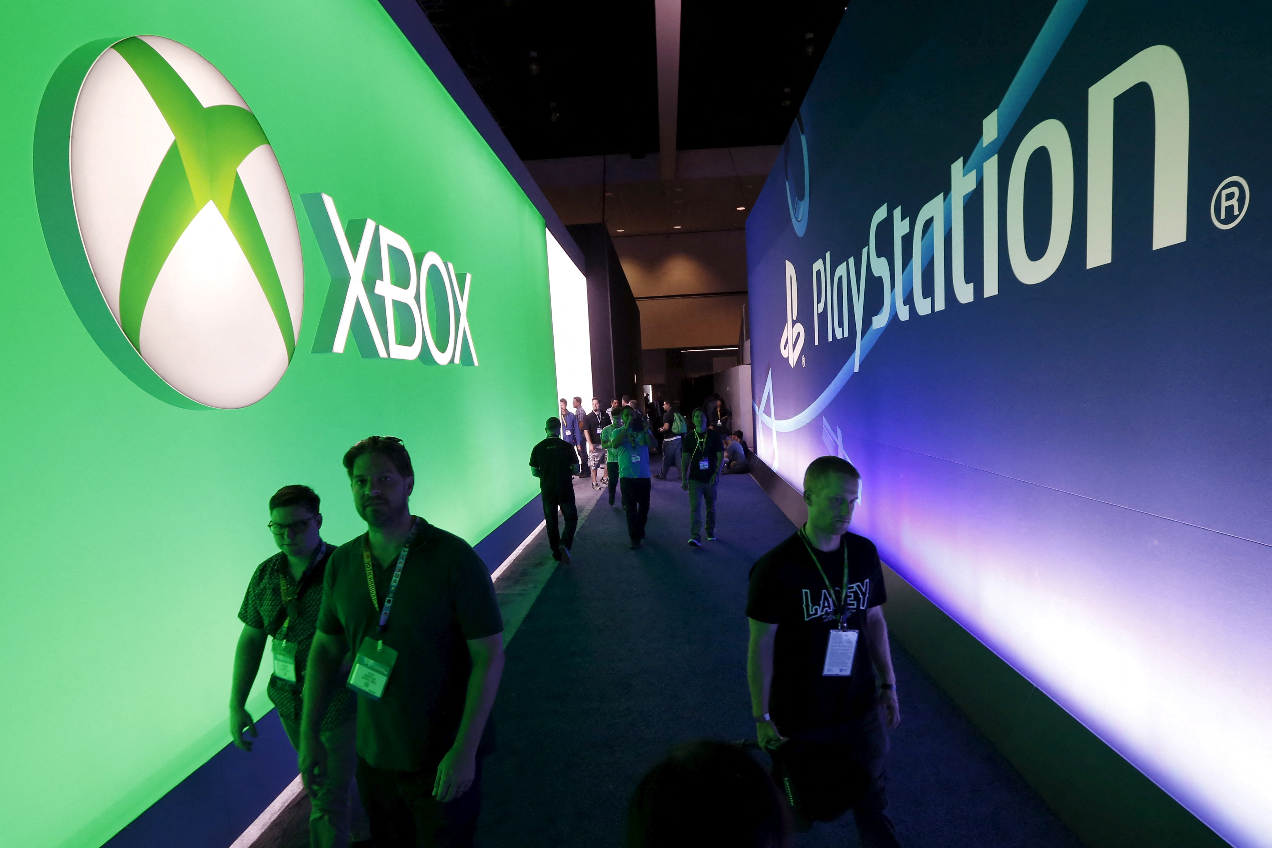 Logotipos da Microsoft Xbox e da Sony PlayStation na Electronic Entertainment Expo, em Los Angeles
16/06/2015
REUTERS/Lucy Nicholson