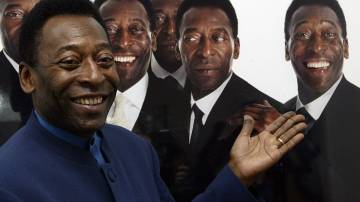 Pelé lança exibição fotográfica em Londres em 2003