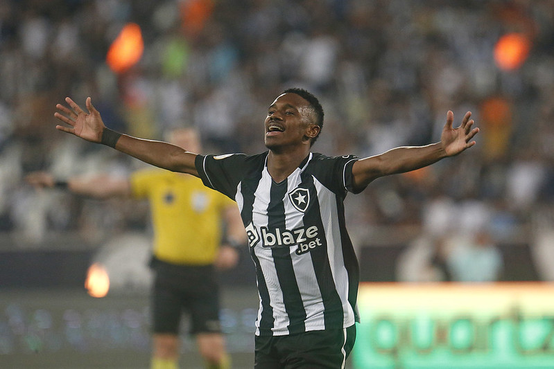 Jeffinho comemora gol do Botafogo contra o Atlhetico, pelo Campeonato Brasileiro de 2022 (Vitor Silva/Botafogo)