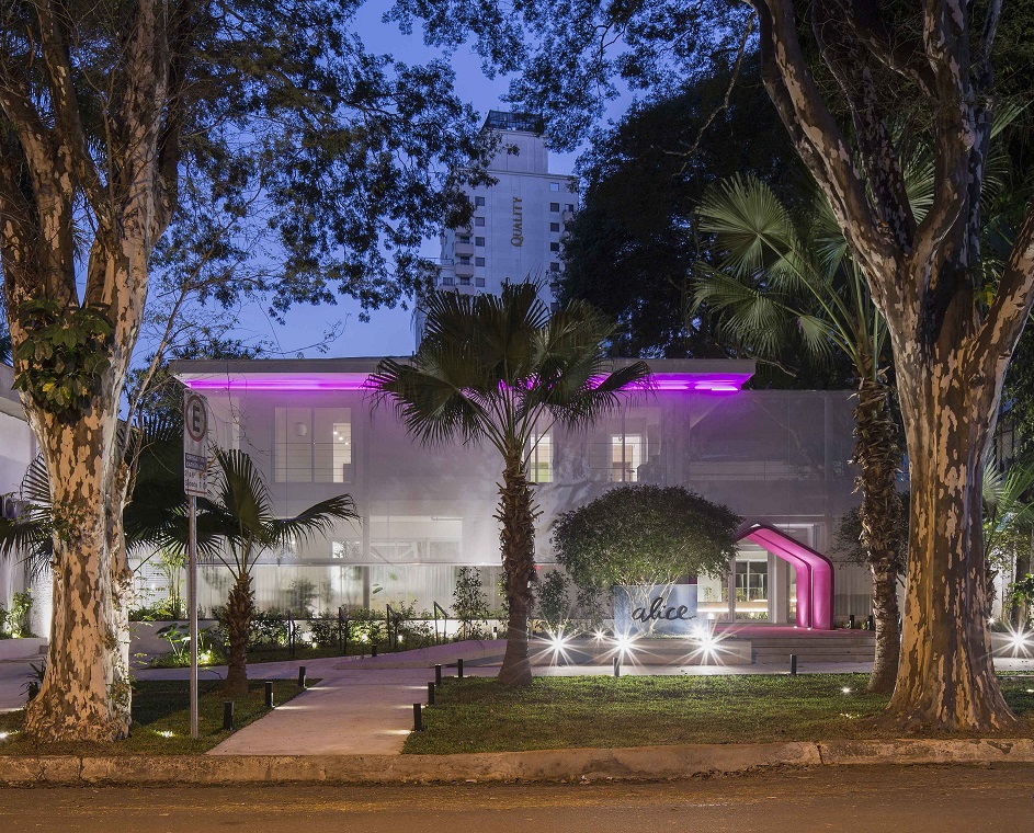 Casa Alice: clínica de atenção primária que reúne ambientes acolhedores para consultas, coletas de exames e procedimentos mais simples