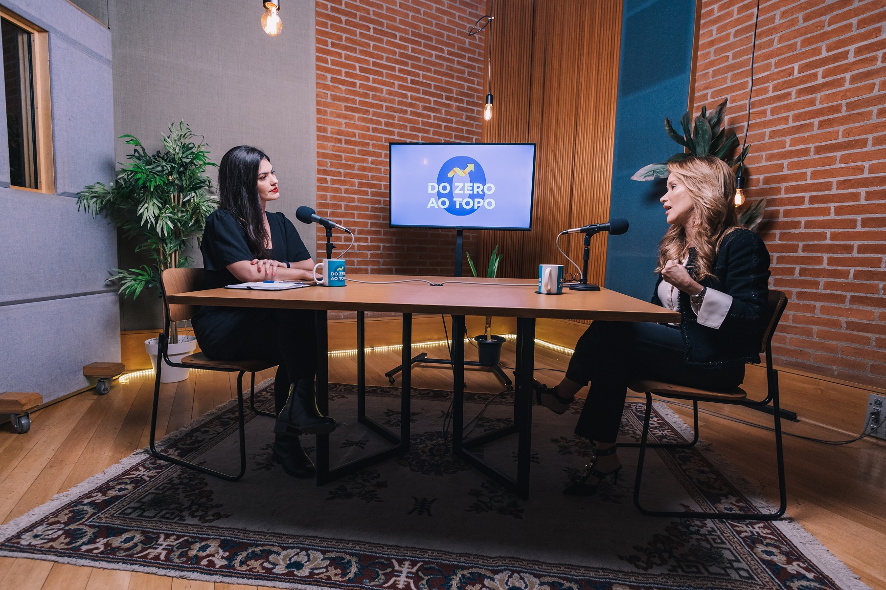 Entrevista de Ana Cabral para Mariana Amaro, apresentadora do podcast de empreendedorismo e negócios Do Zero ao Topo