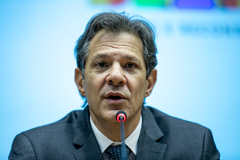 O ministro da Fazenda, Fernando Haddad (PT), concede entrevista coletiva sobre a pauta dos combustíveis (Foto: Washington Costa/MF)