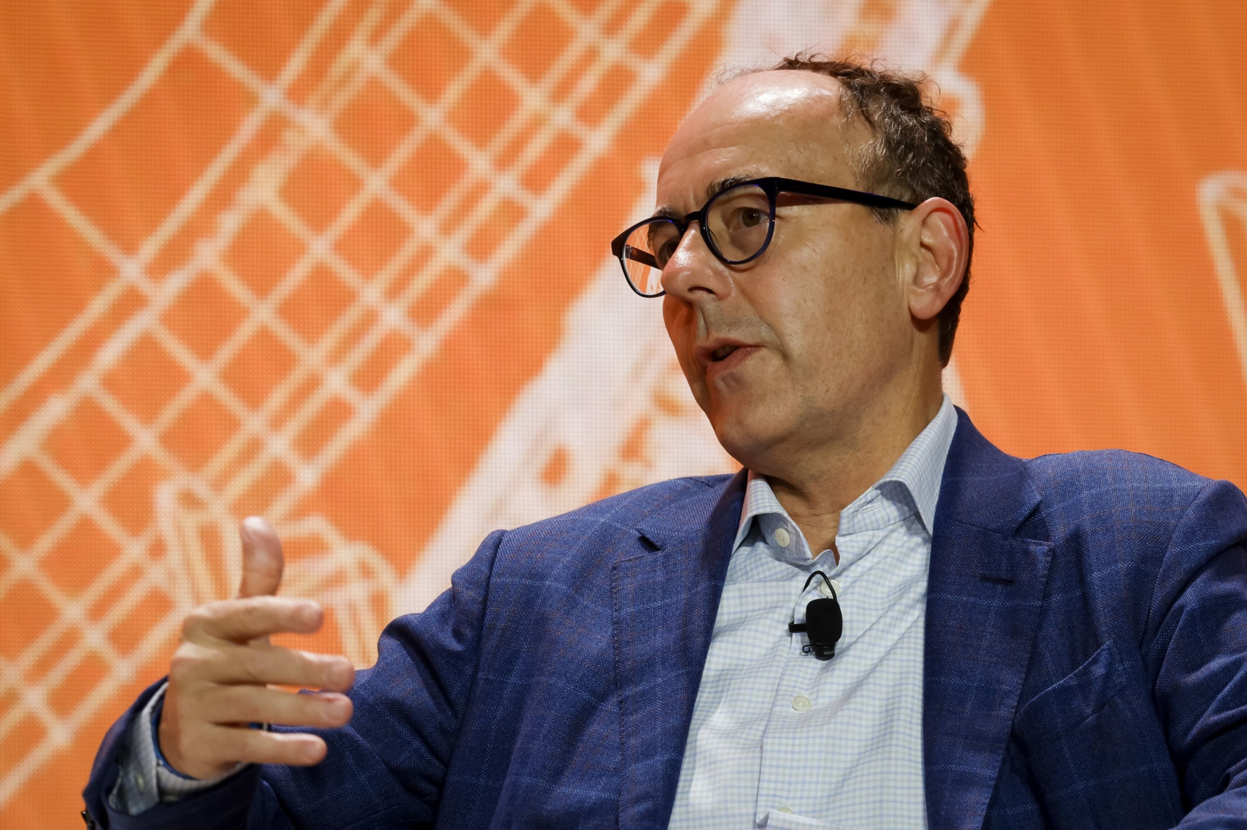 Jan van Eck, CEO da VanEck, e, fala durante a conferência Bitcoin 2023 em Miami, nos EUA (Bloomberg)