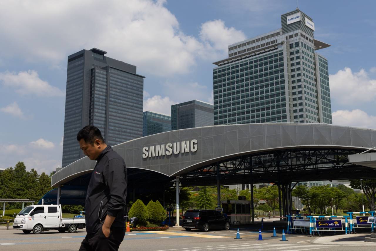 The main entrance of the Samsung Electronics Co. headquarters in Suwon, South Korea, on Tuesday, June 13, 2023. Samsung Electronics will unveil its next generation foldable devices at the Galaxy Unpacked event in late July in Seoul.