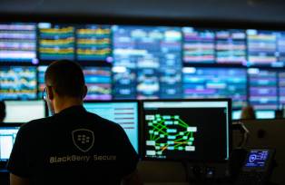 Em 2016, BlackBerry parou de fabricar e vender aparelhos celulares.