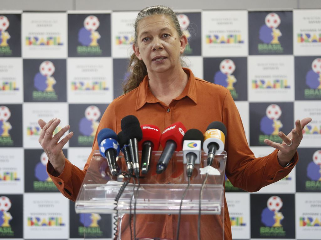 A ex-ministra do Esporte, Ana Moser, em entrevista coletiva, no Gabinete do Ministério da Fazenda, em SP (Paulo Pinto/Agência Brasil)