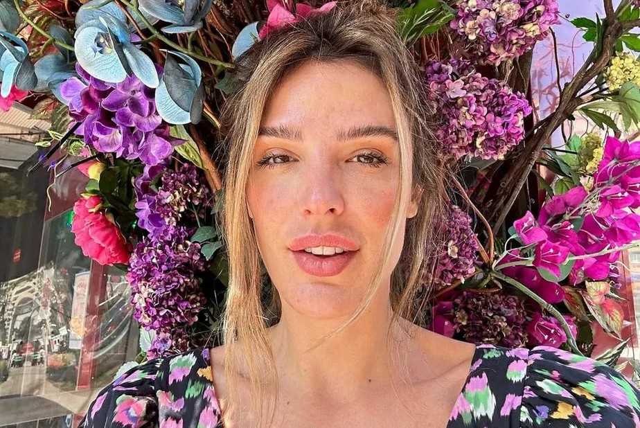 Apresentadora e influenciadora Rafa Brites anunciou que vai retirar próteses de silicone (Foto: Reprodução/Instagram)