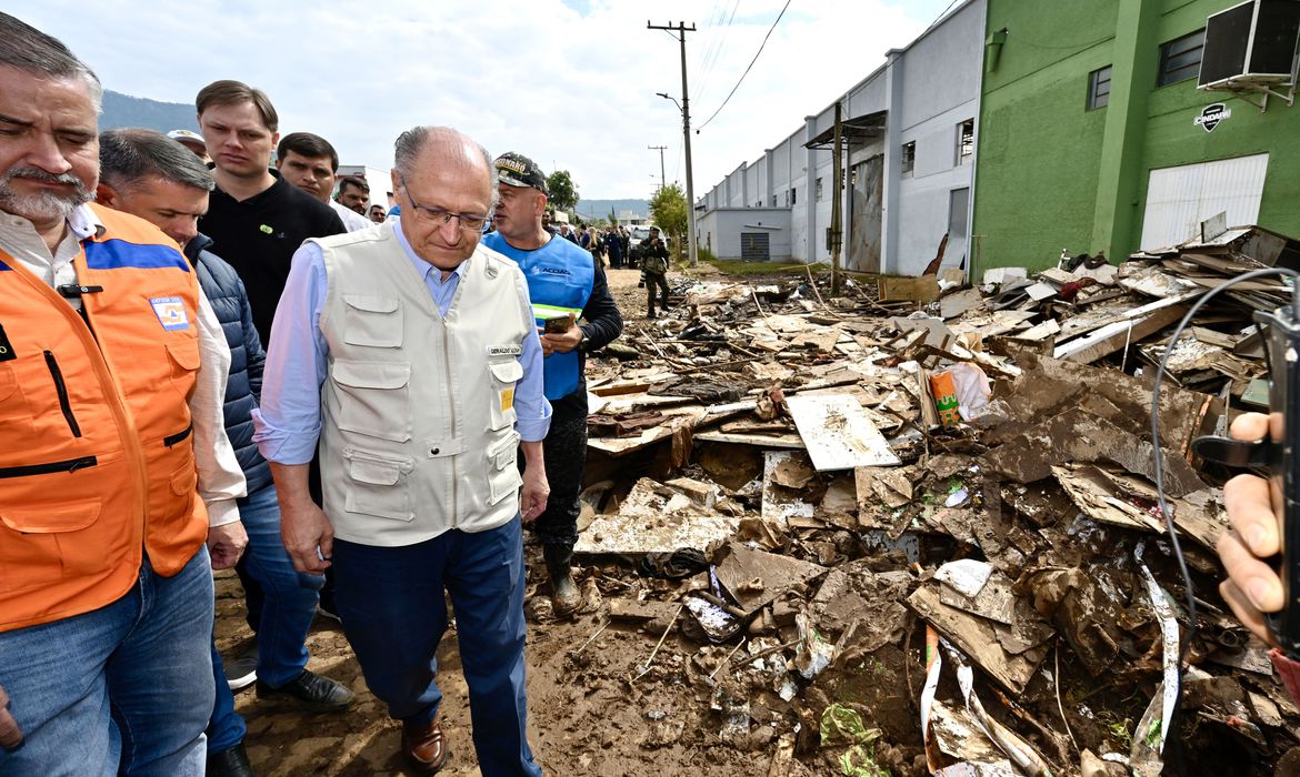 Geraldo Alckmin visita áreas destruídas pelas chuvas no Rio Grande do Sul e anuncia medidas de ajuda. Foto Cadu Gomes/VPR