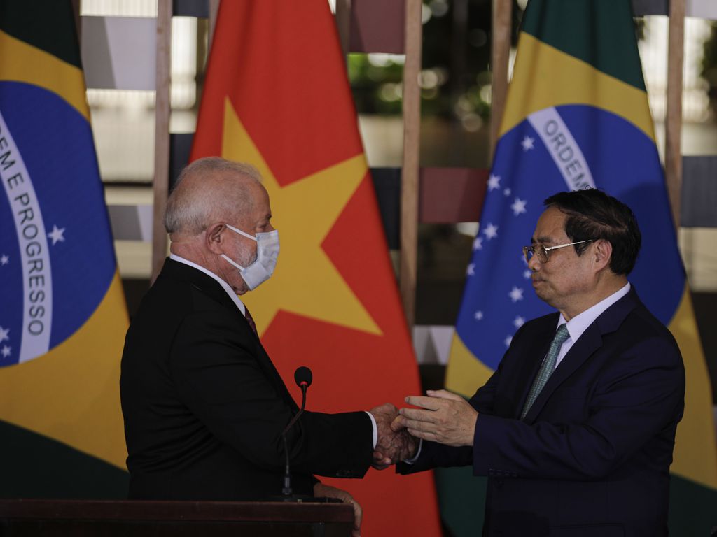 Brasília (DF) 25/09/2023 – O presidente Luiz Inácio Lula da Silva (e) cumprimenta o Primeiro Ministro da República Socialista do Vietnã, Pham Minh Chinh (d) durante declaração conjunta à imprensa, no Palácio do Itamaraty
Foto: Joédson Alves/Agência Brasil