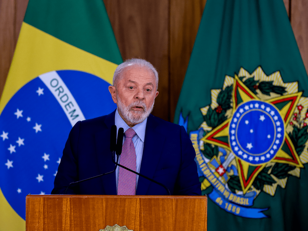 Brasília (DF) 01/11/2023 – O presidente Luiz Inácio Lula da Silva, assina decreto para GLO em portos e aeroportos de São Paulo e Rio de Janeiro. Foto: Valter Campanato/Agência Brasil