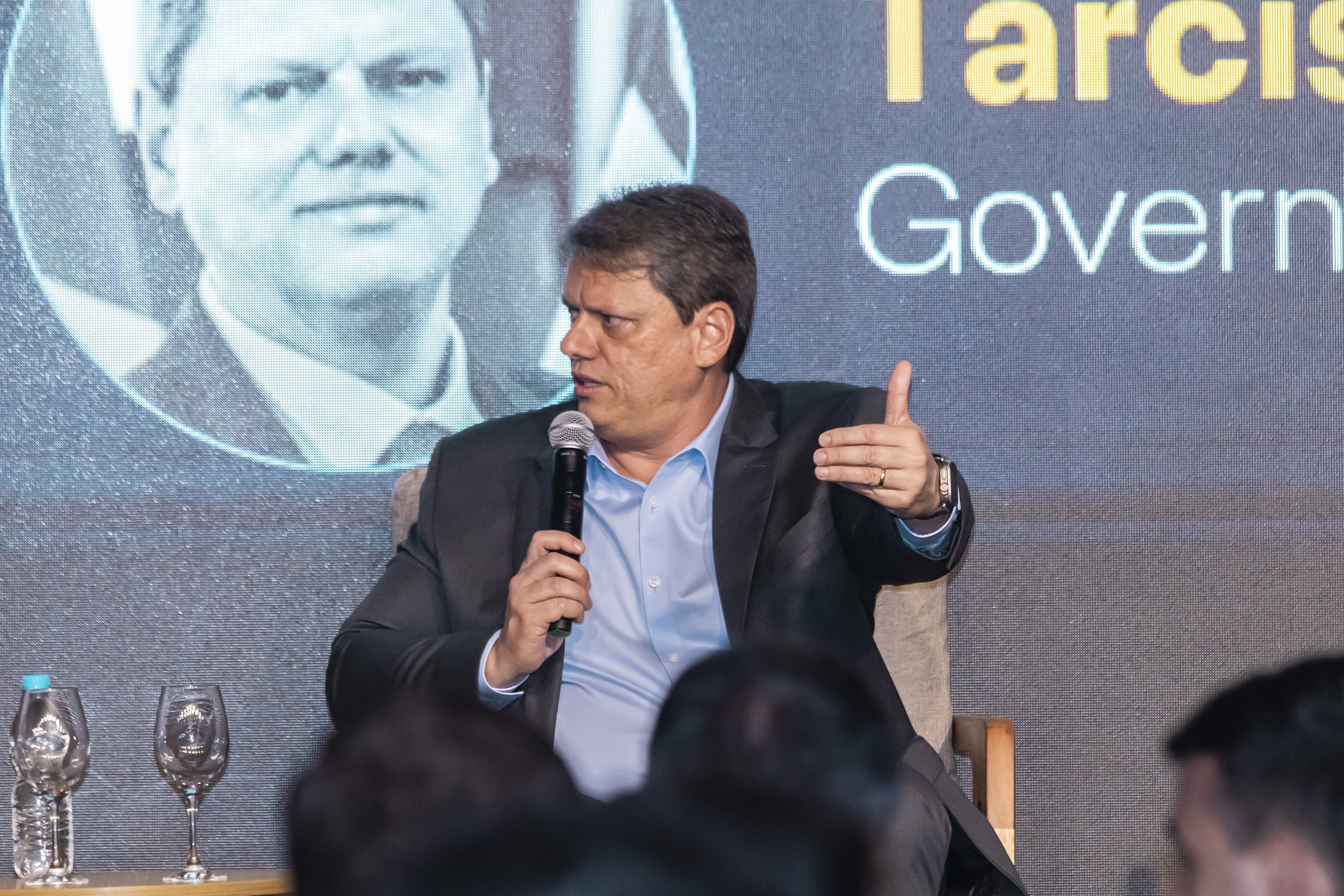 Tarcísio de Freitas, governador de São Paulo, durante debate no Fórum Política XP (Thiago Vianna/InfoMoney)