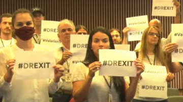 Protesto de funcionários do BC no Encontro Anual Drex 2023