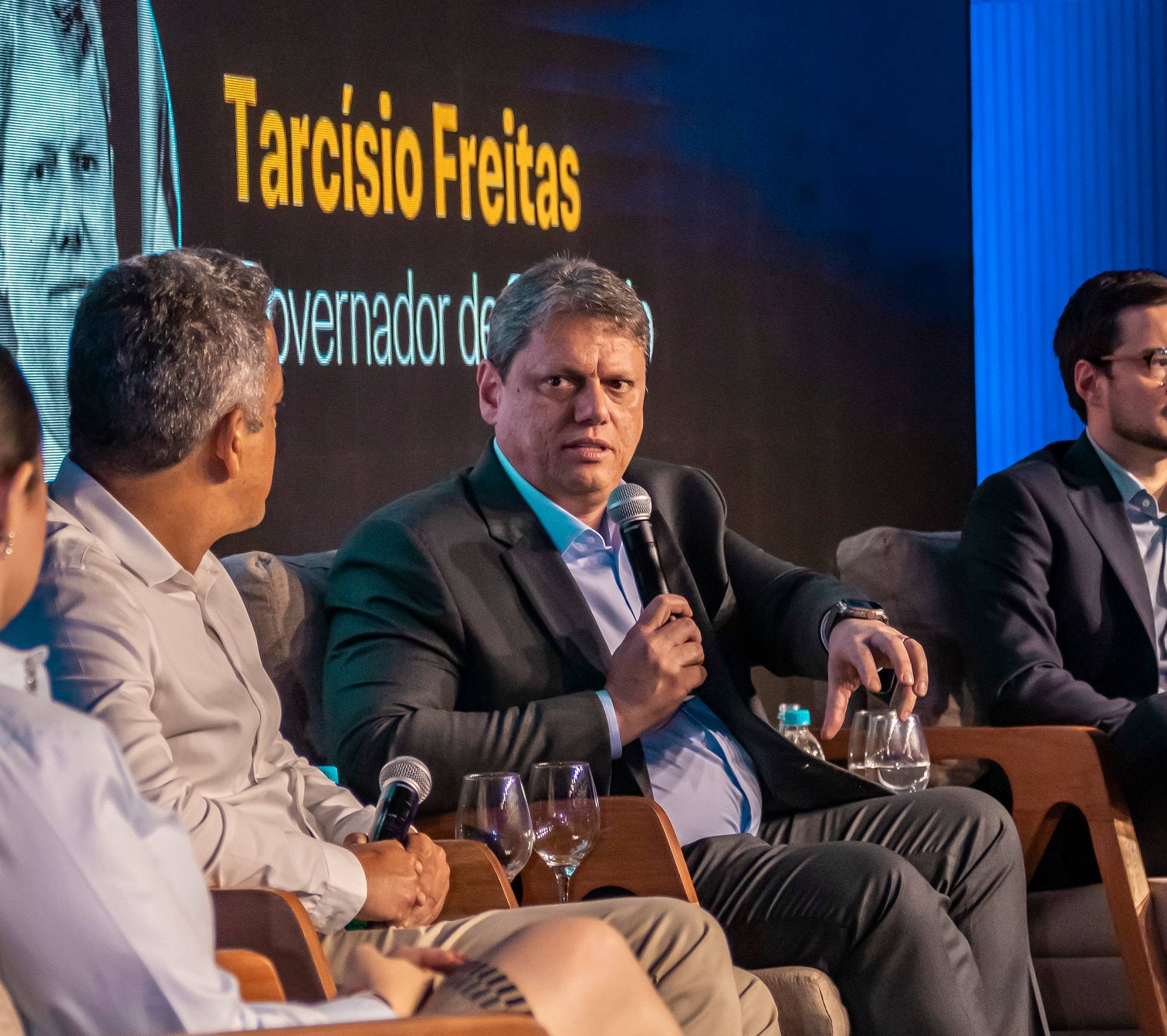 Tarcísio de Freitas, governador de São Paulo, durante debate no Fórum Política XP (Foto: Thiago Vianna/InfoMoney)