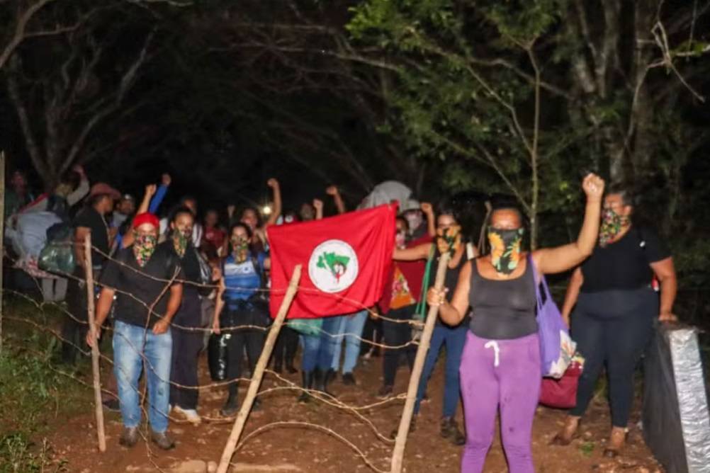 Movimento dos Trabalhadores Rurais Sem Terra (MST) invadiu fazenda em Minas Gerais (Foto: Divulgação/MST)