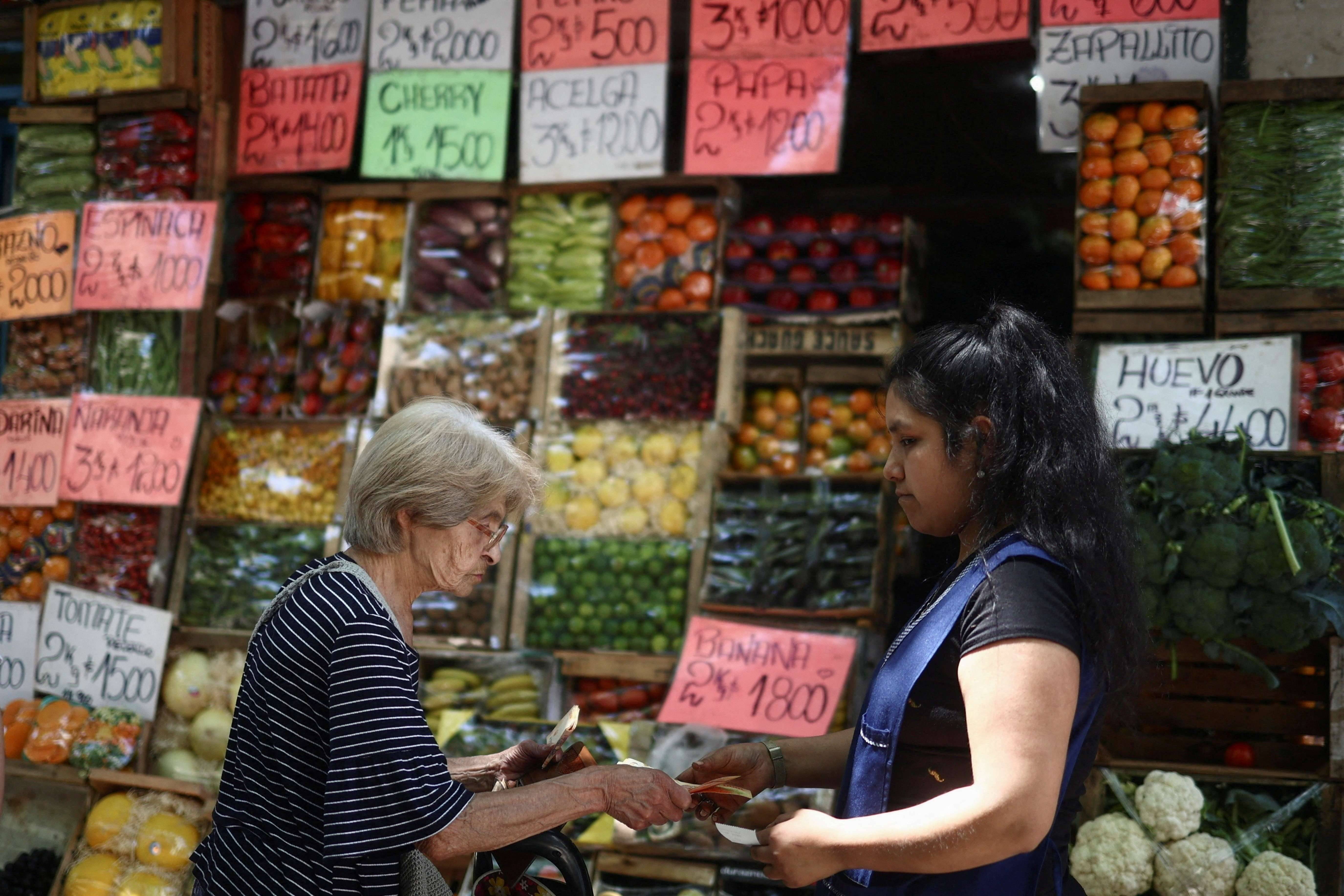 Feira livre em Buenos Aires, na Argentina (Foto: Tomas Cuesta/Reuters)