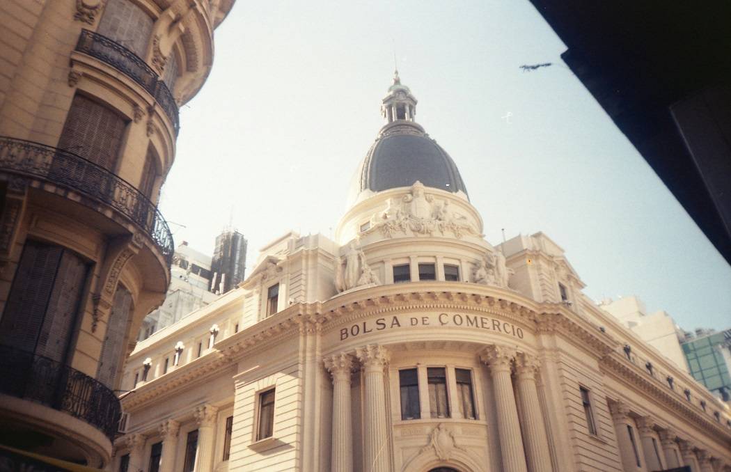 Bolsa de Comercio de Rosario, Córdoba, Argentina. Foto: Nico Chamorro Coscia/Unsplash
