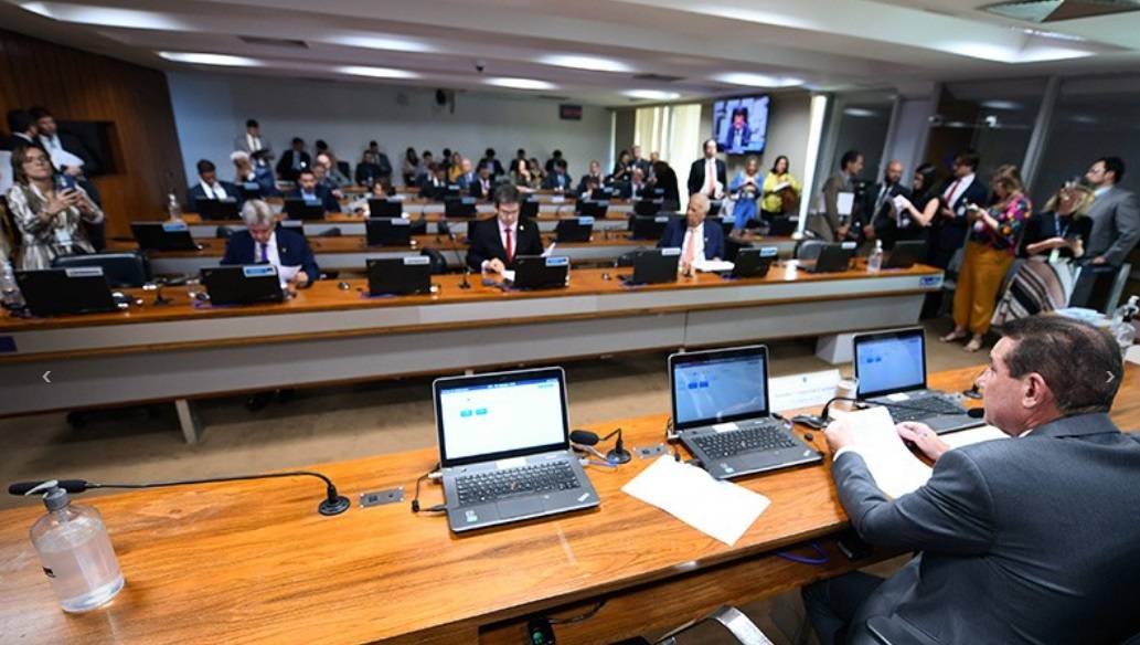 Texto encaminhado pelo governo foi aprovado pela CAE e segue em regime de urgência para o plenário (Foto:  Edilson Rodrigues/Agência Senado)