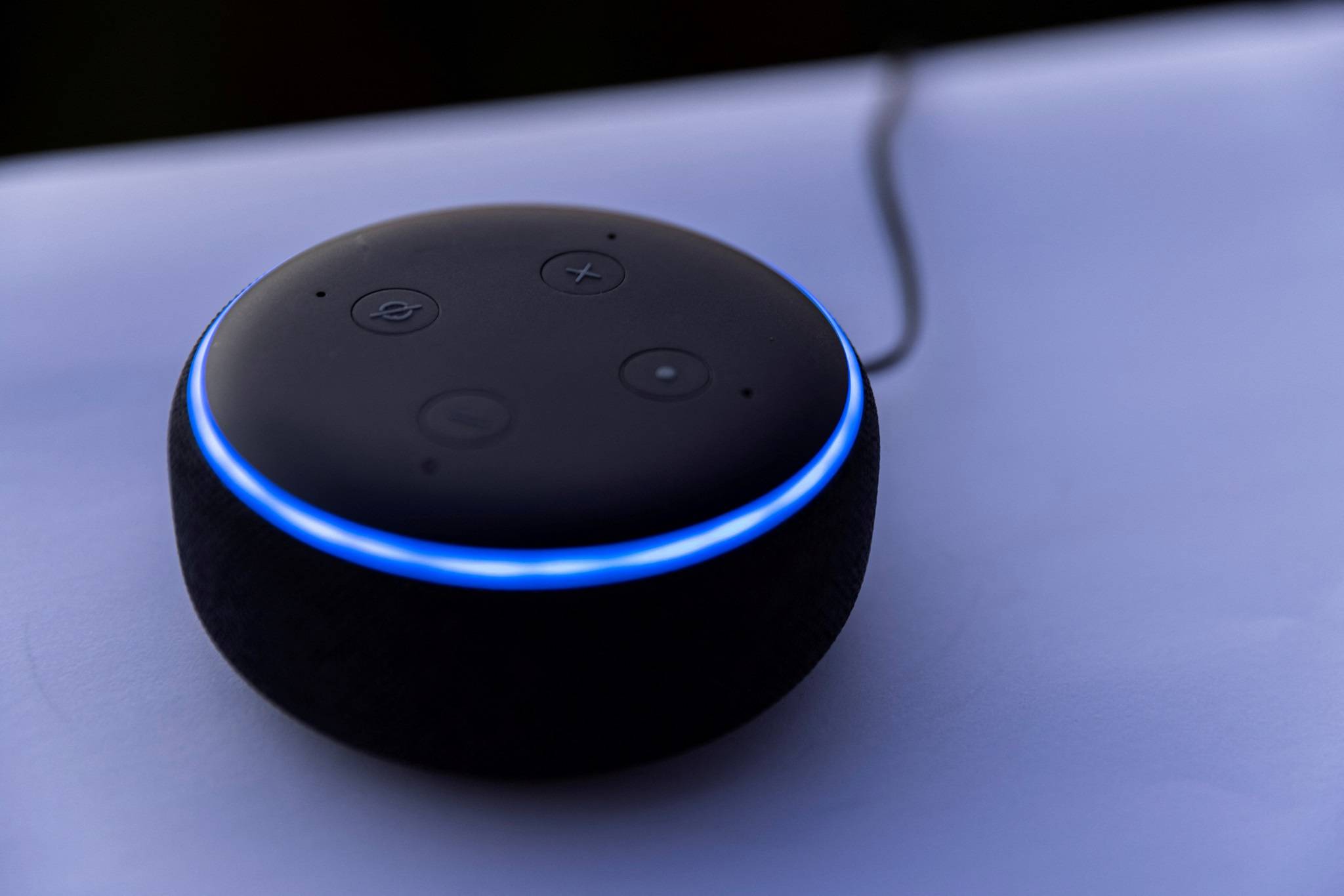 Dispositivo Alexa, da Amazon, em foto de ilustração (REUTERS/Mike Blake)