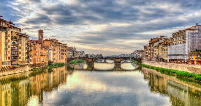 Vista do Rio Arno, na Itália (Pixabay)