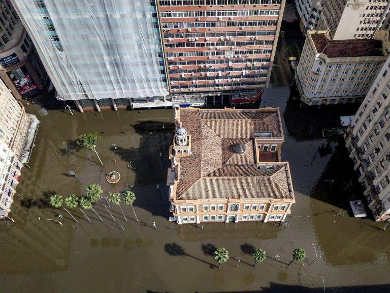 Centro histórico de Porto Alegre permanece alagado (Rafa Neddermeyer/Agência Brasil)
