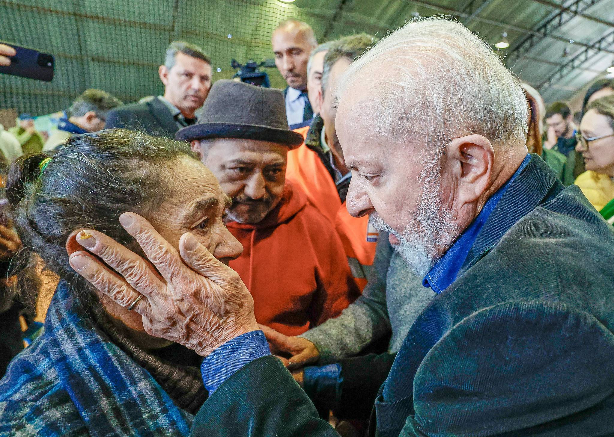 O presidente Luiz Inácio Lula da Silva (PT), durante visita a abrigo em São Leopoldo (RS) (Foto: Ricardo Stuckert/PR)