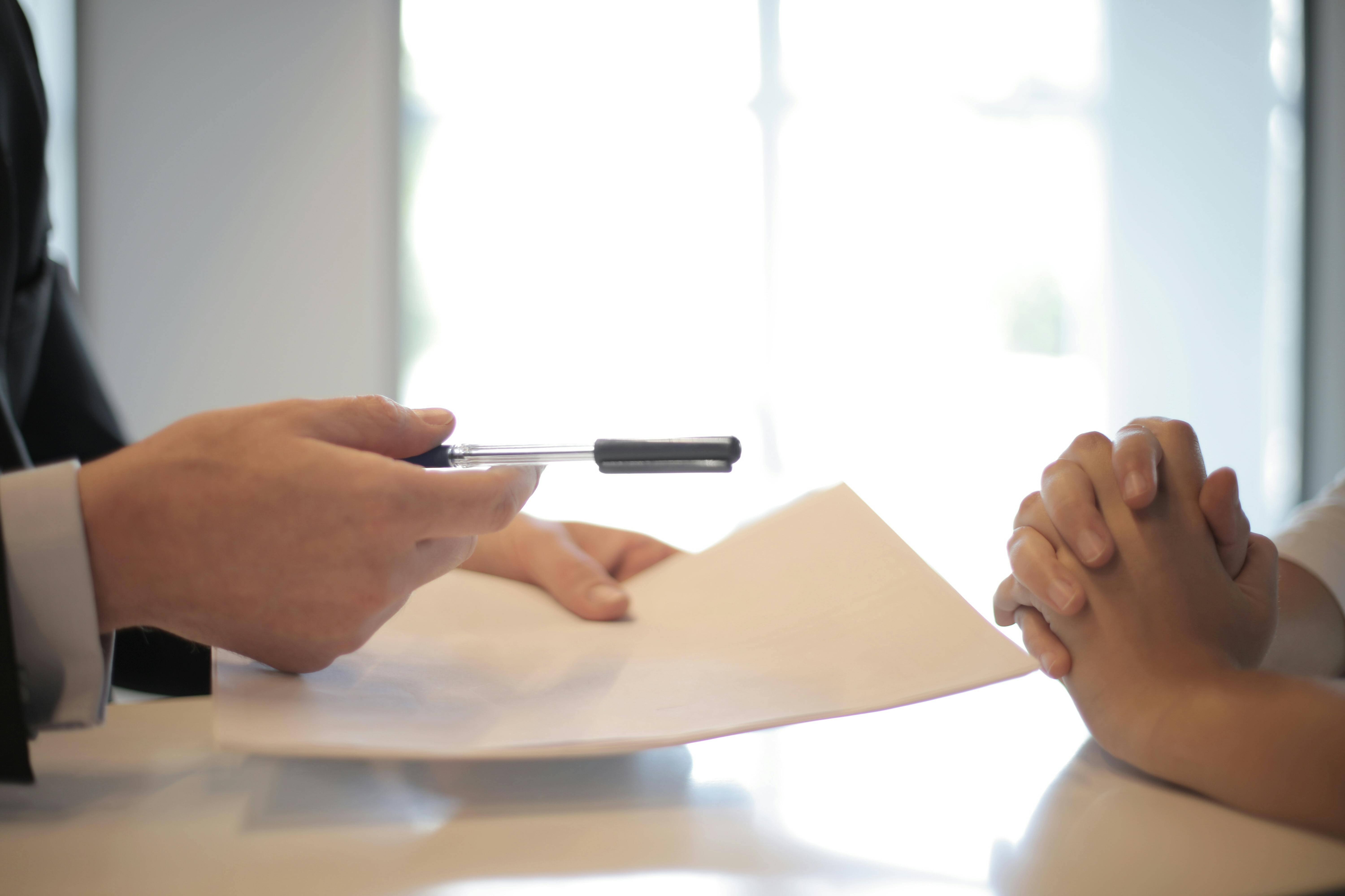 Operadoras têm promovido cancelamentos unilaterais dos planos de saúde (Foto de Andrea Piacquadio/Pexels)